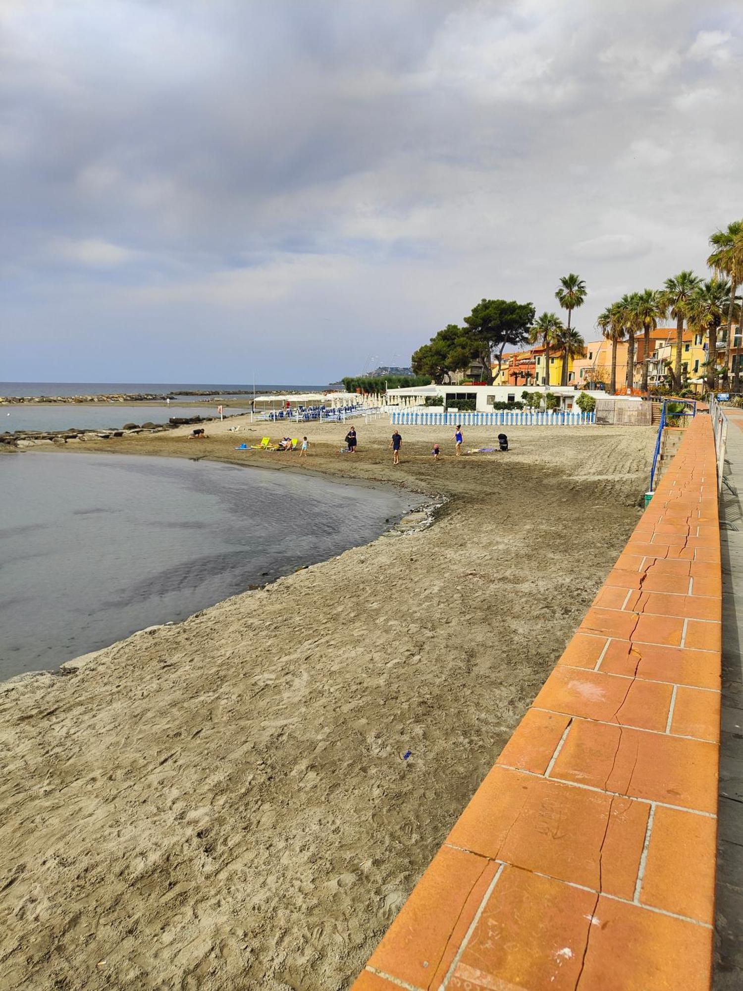 Piano Terra Centrale Vicino Al Mare Riva Ligure Esterno foto
